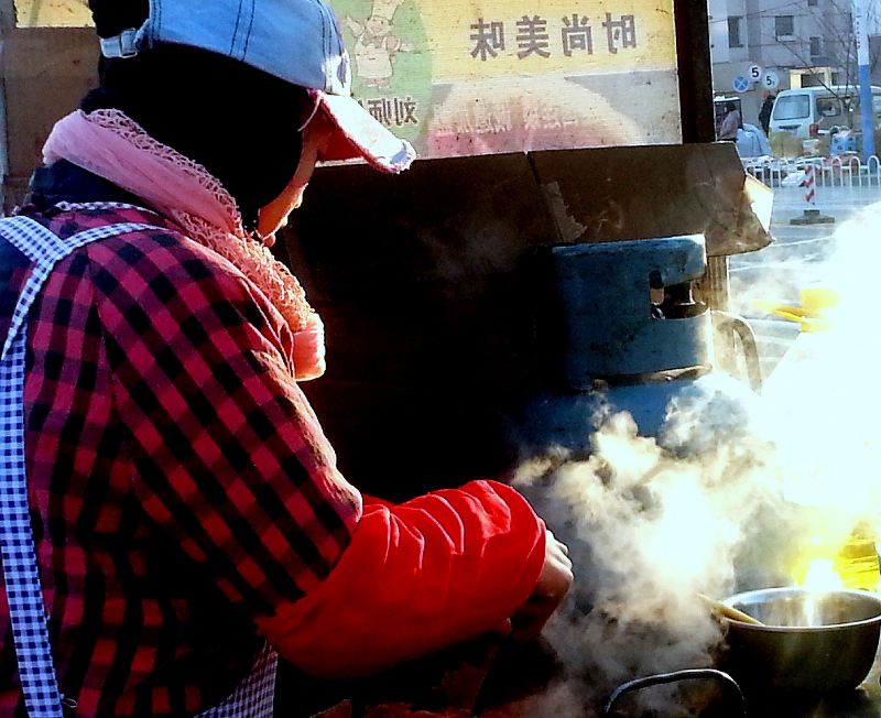《晨起的第一道薄雾》